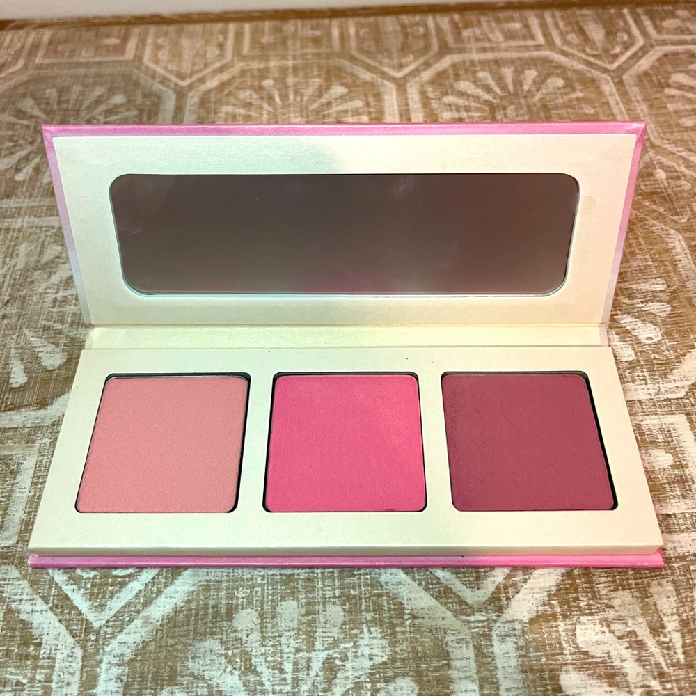 Merle Norman Blush- Limited-Edition Cheek Trio Sundown